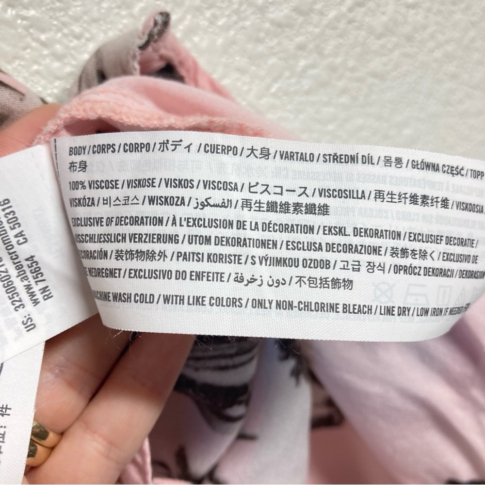 SOLD!! Hollister Mens Beach Shirt Small Pink Button Down - Picture 14 of 14